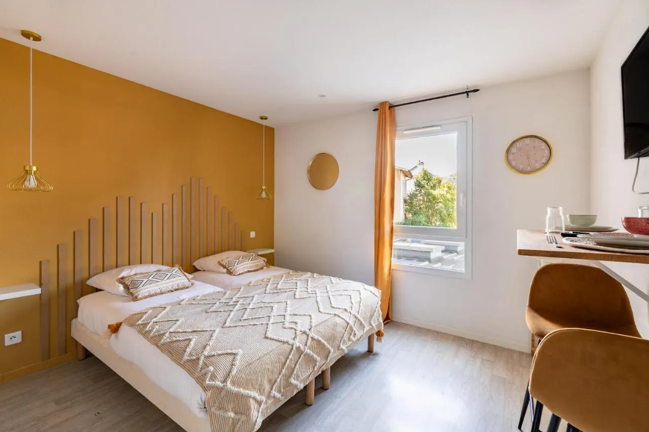 Les Cocons De Lourdes Apartment